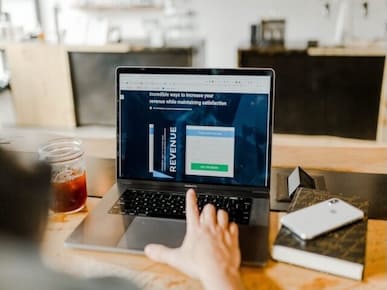 A picture of a Macbook Pro.