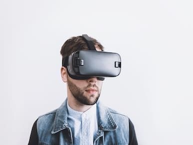 A picture of a VR headset.